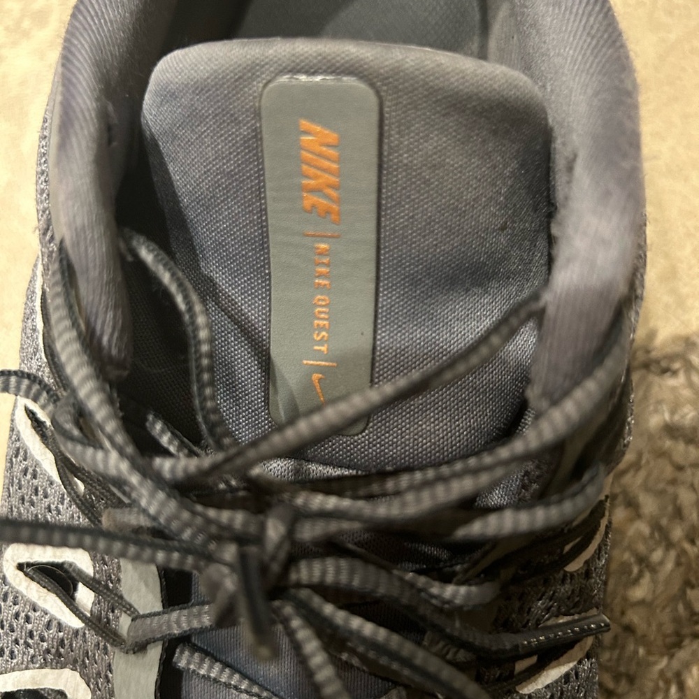 Nike Quest Running Shoes - Picture 2 of 5